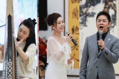 <b>表现正在她的艺术创做中</b>